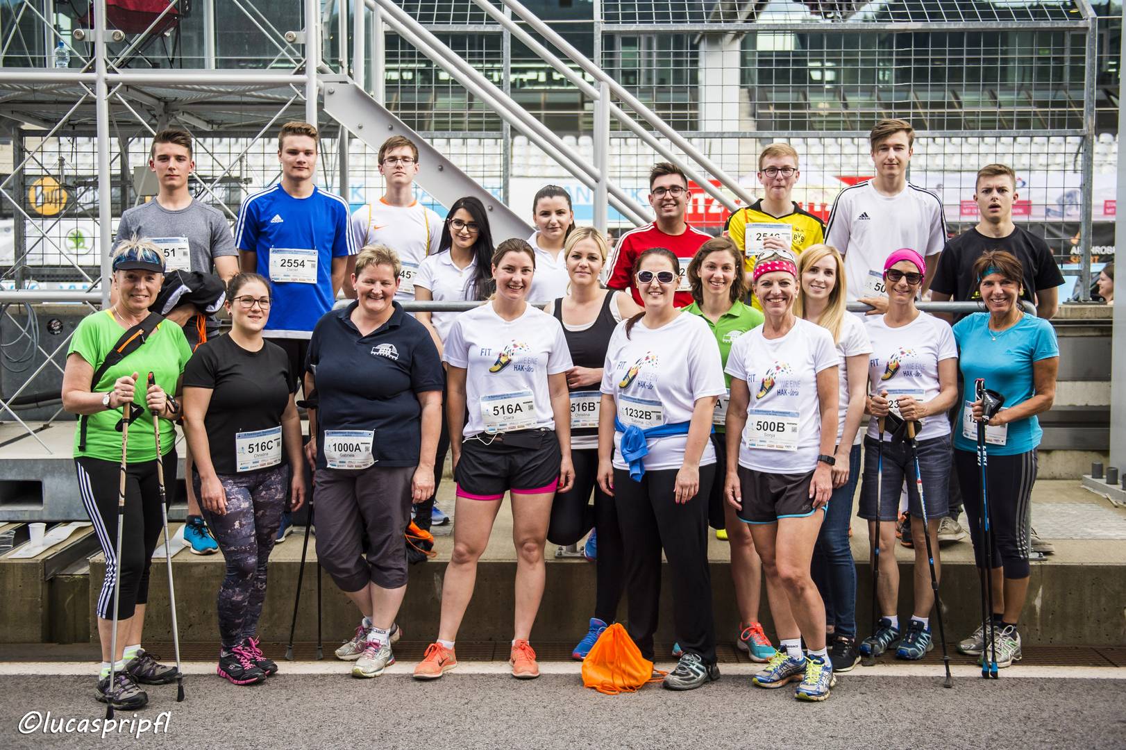 Tennisspielen & Businesslauf